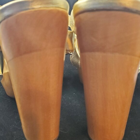 Coach Carlyn Gold and Wooden Heels w/Ankle Strap SZ 5 - Picture 3 of 7